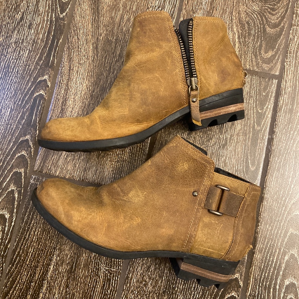 SOREL Lolla Elk Ankle Zip Boots Brown Women 8.5